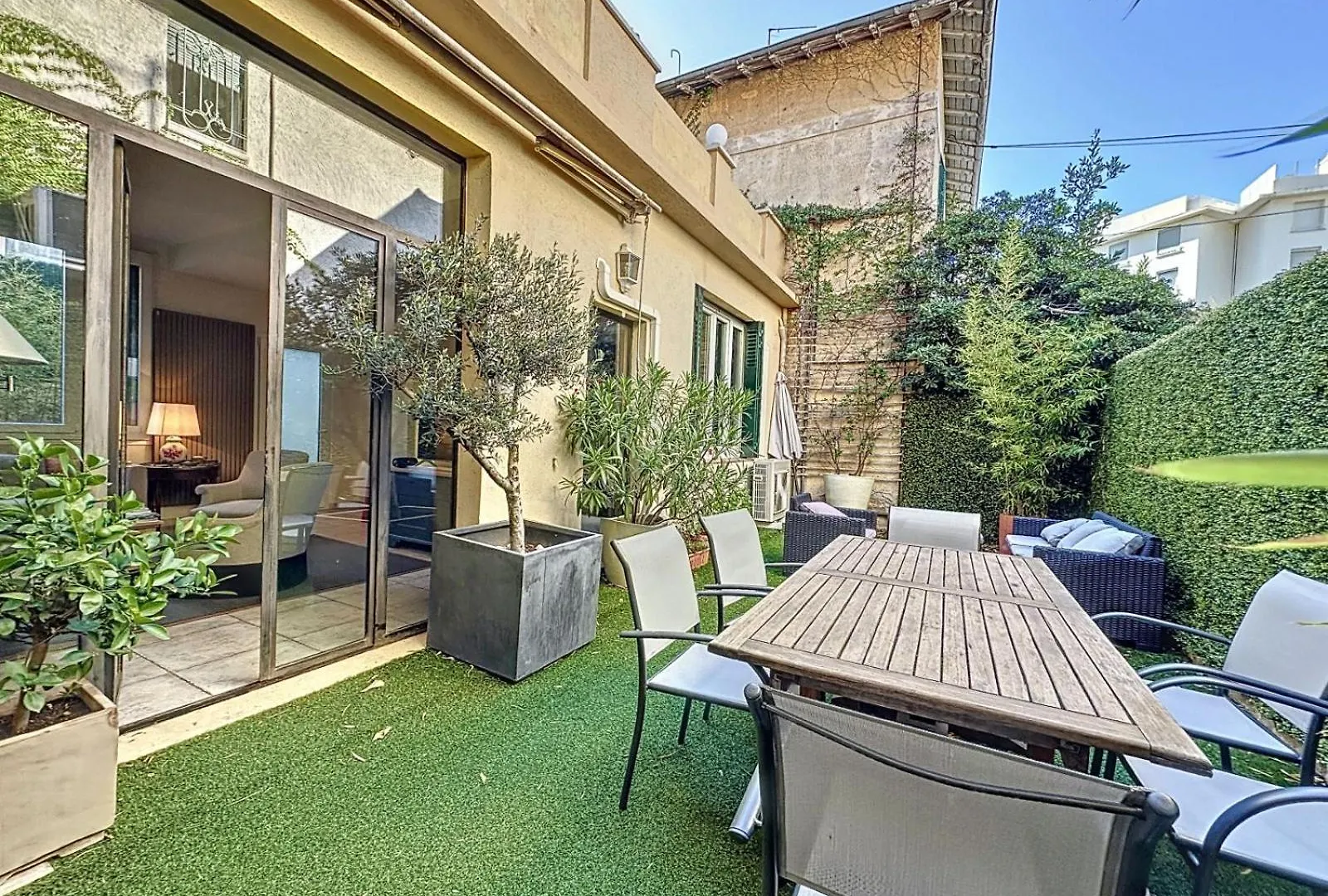 3-Bedroom House With Terrace 5 Minutes Walking From La Croisetteの連絡先